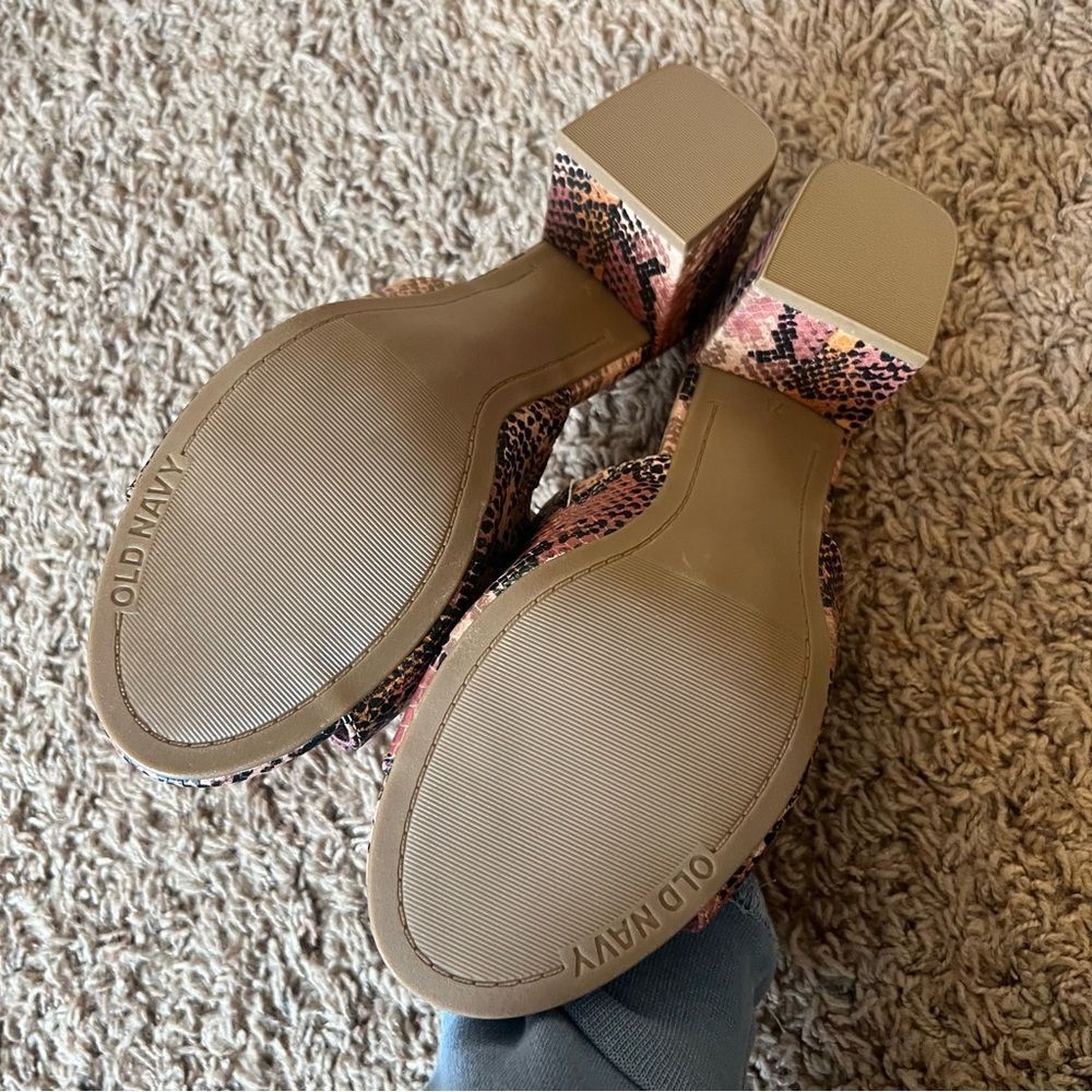 Old navy snake print slides womens size 7.5 NWOT - Picture 6 of 6
